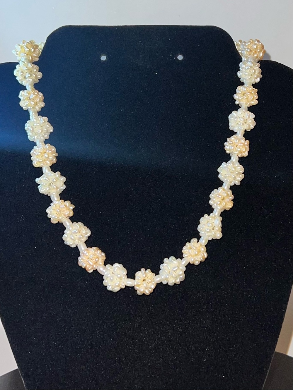 Elegant Cream Pearl Flower Necklace - Women Jewelry